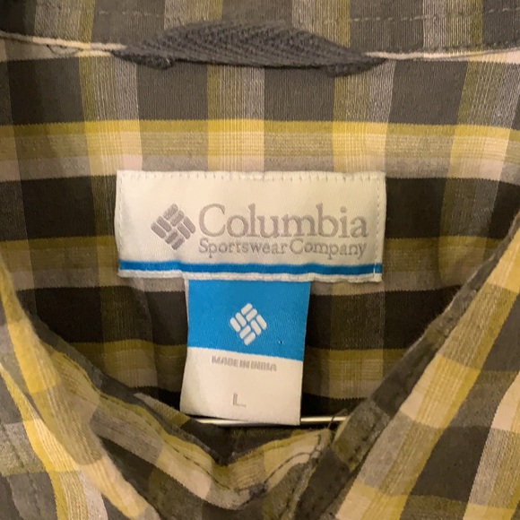 Columbia long sleeved button down shirt - Picture 2 of 4